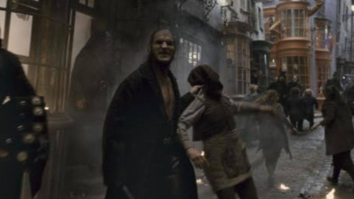 Dave Legeno jako Fenrir Greyback